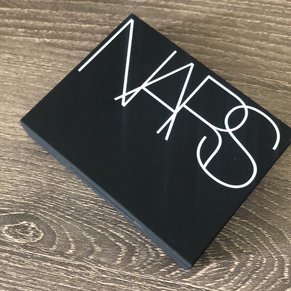 NARS Light Reflecting Setting Powder - Pressed 10g/.35oz - Picture 6 of 13